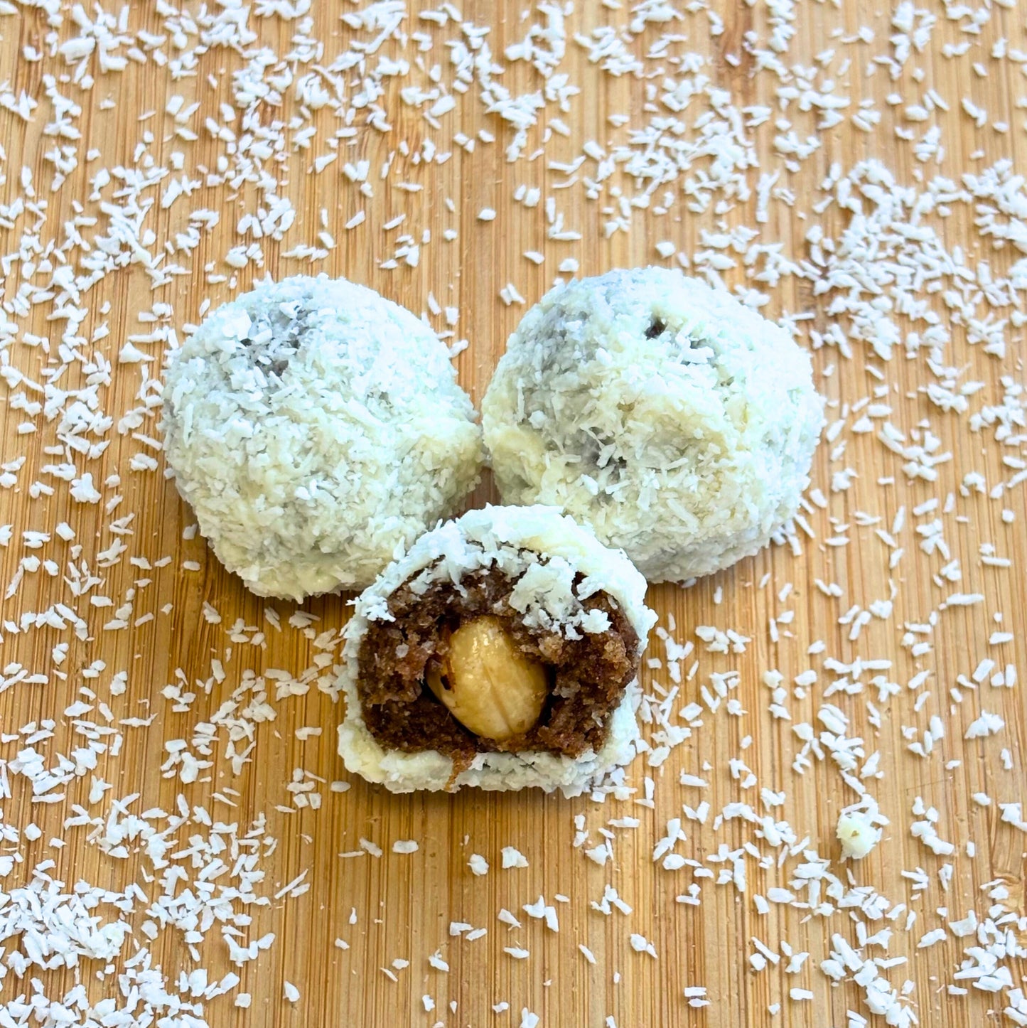 Feitas com 10 percent de Tenebrio, uma das fontes proteicas mais sustentáveis do mundo. Nutrição completa com impacto ambiental reduzido.